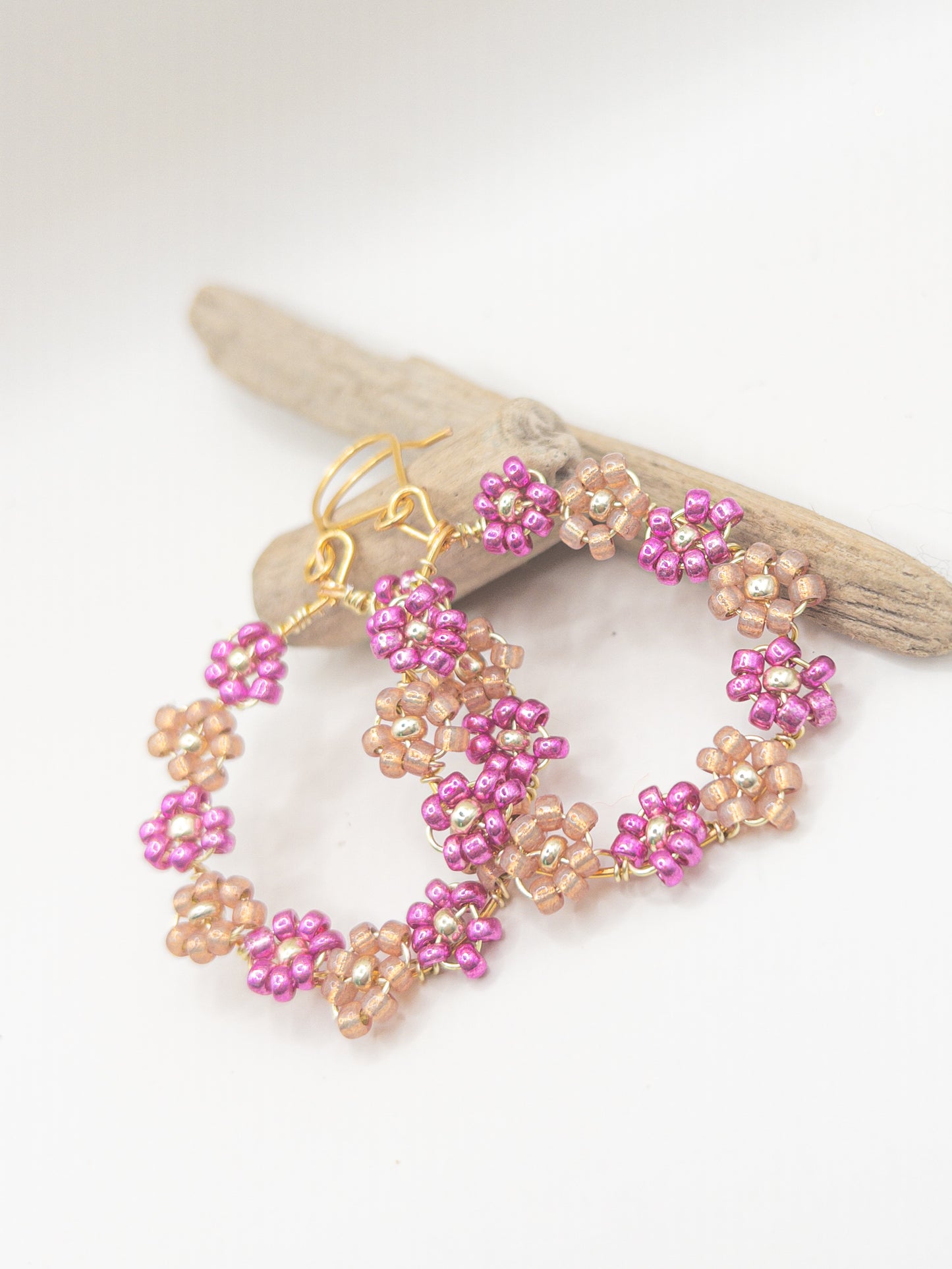 Oorbellen met bloempatroon roze / zalmroze