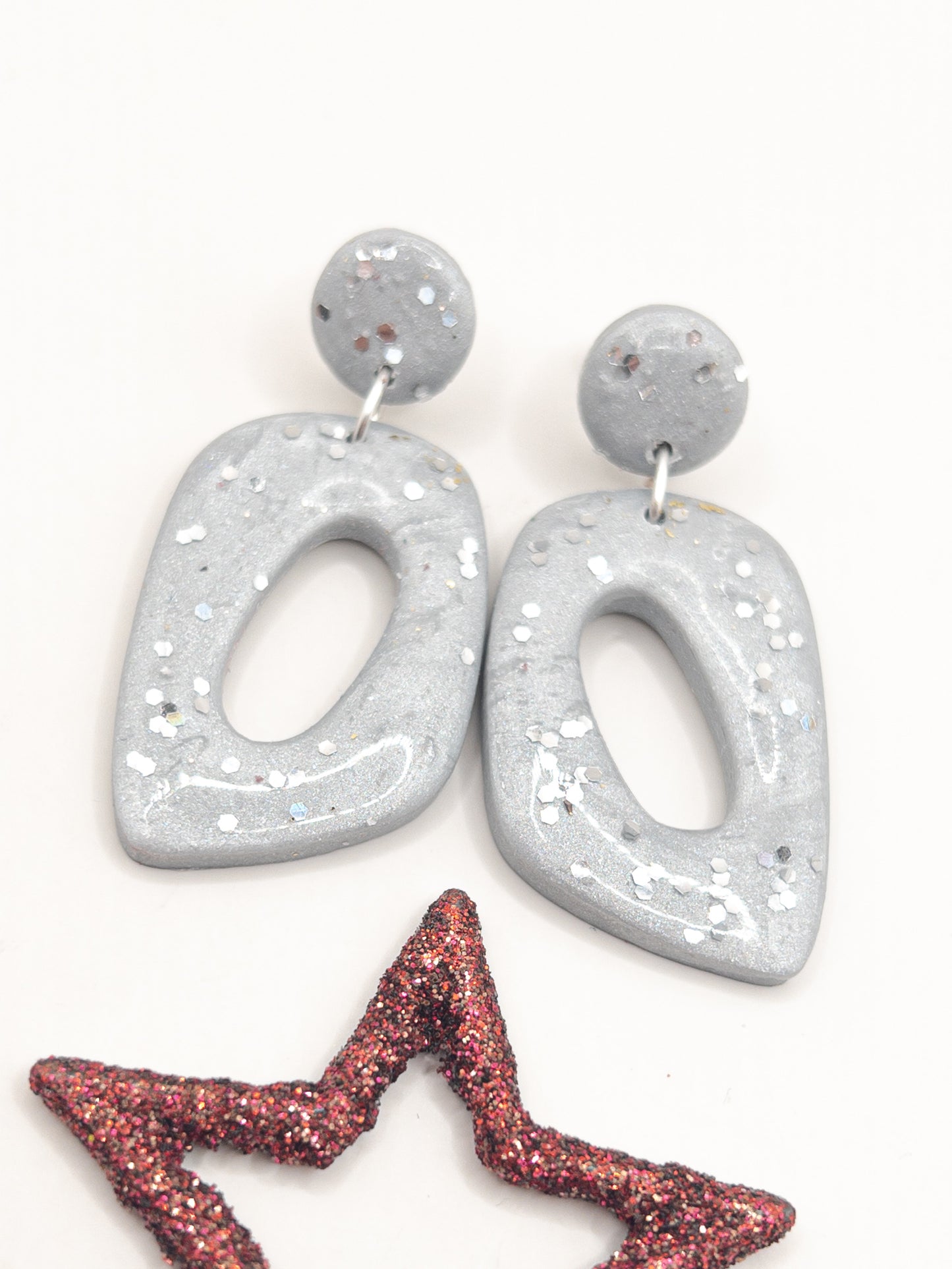 Oorbellen Pom zilver sparkle glitter
