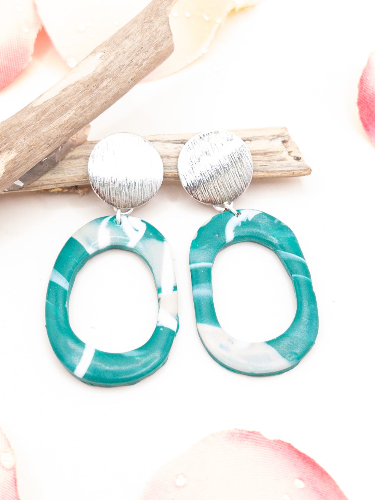 Oorbellen mix-it groen, zilver en zand