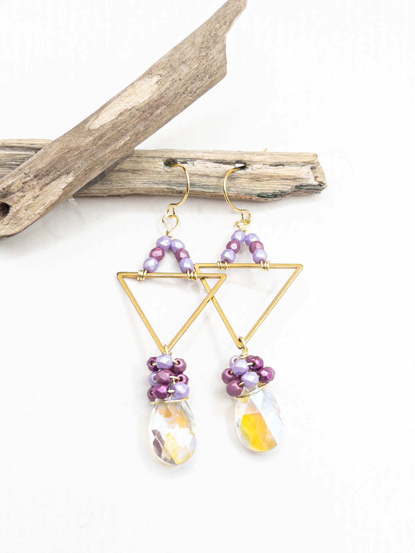 Oorbellen Mia in goud met paars