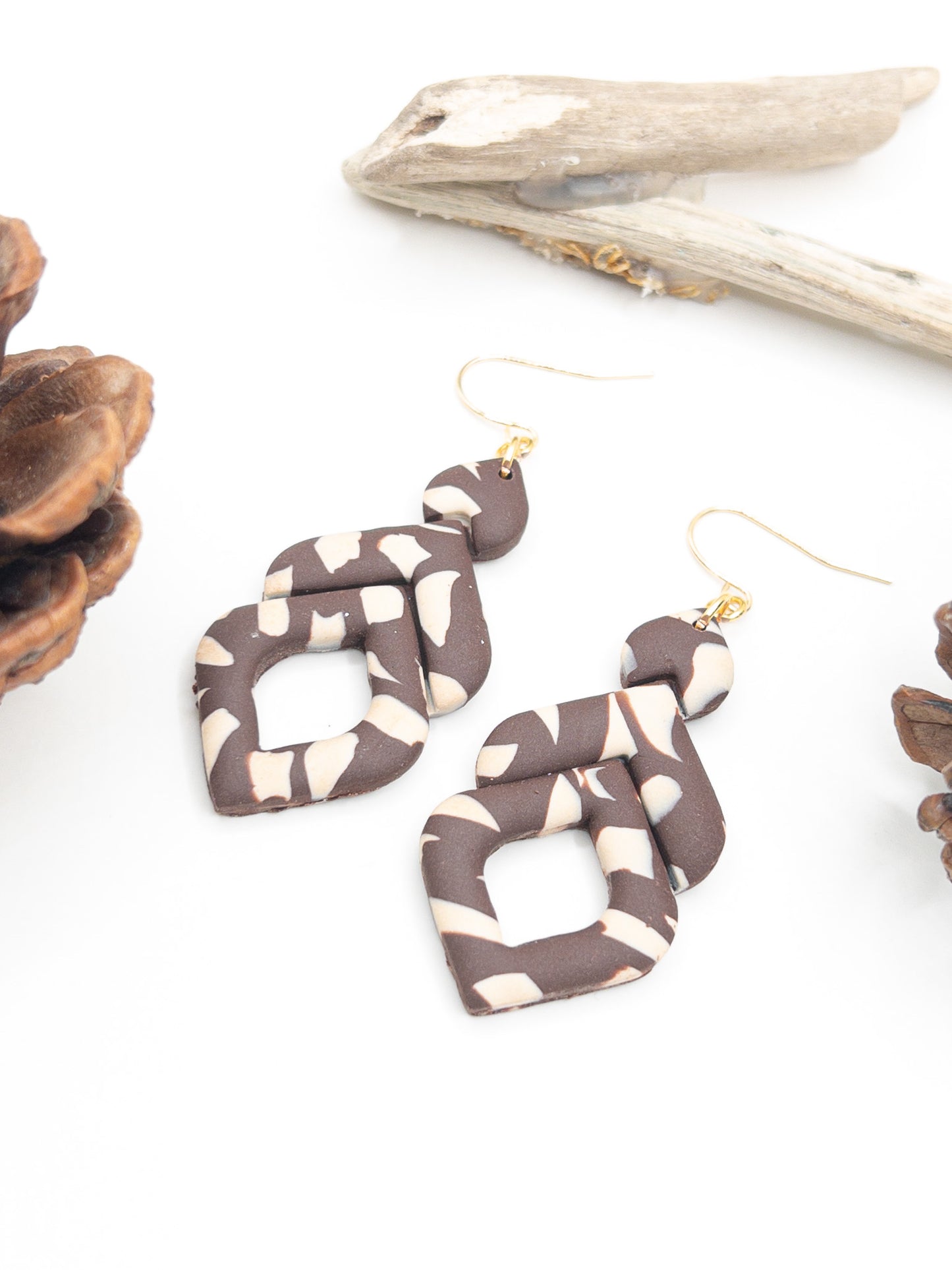 Oorbellen Faith boho bruin met beige print