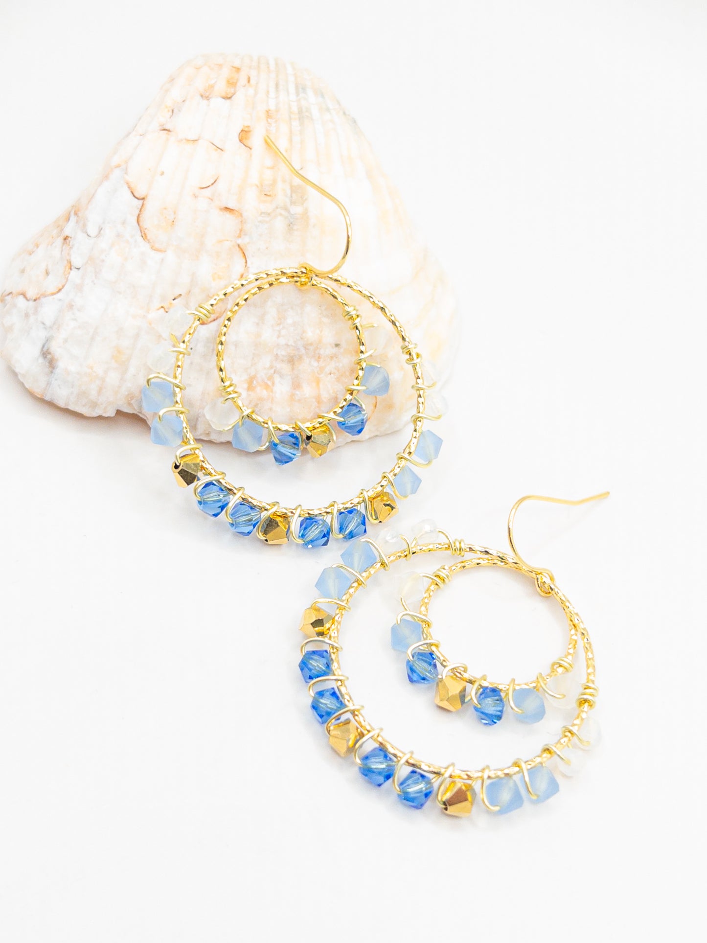 Boho oorbellen in blauw en goud