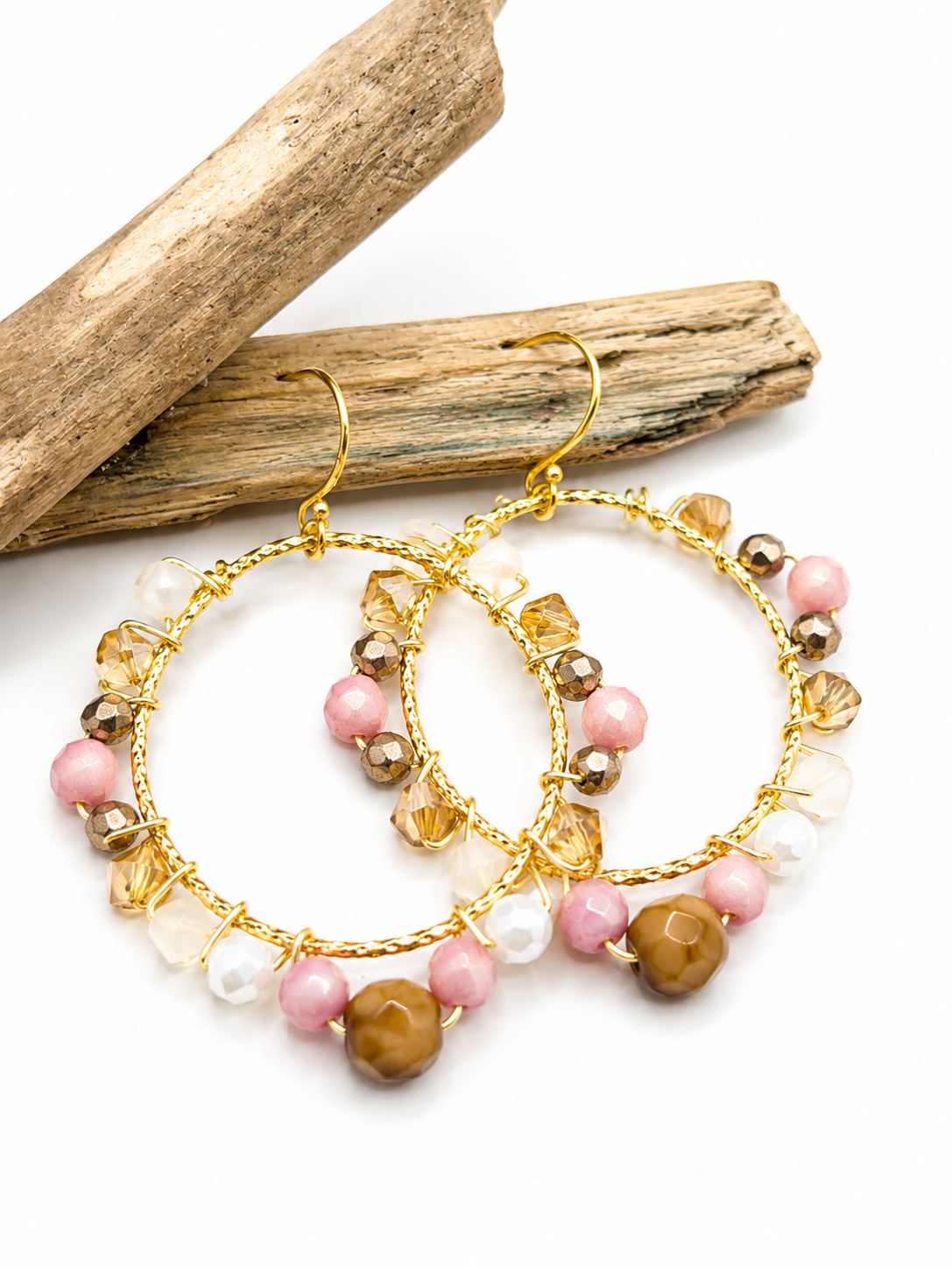 Boho oorbellen wit roze goud en bruin