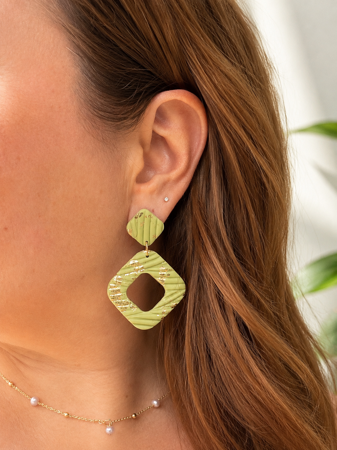 Oorbellen Lilly pistache goud