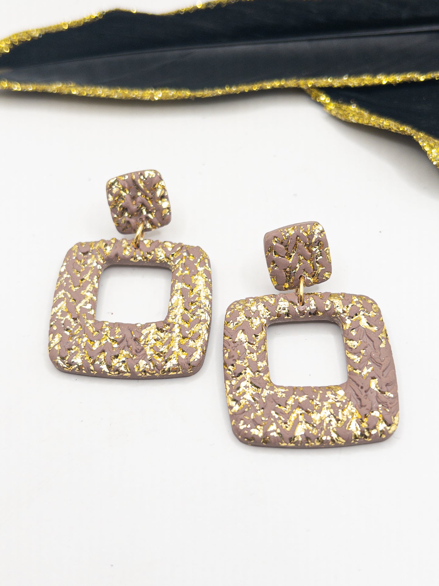 Oorbellen Bella taupe goud