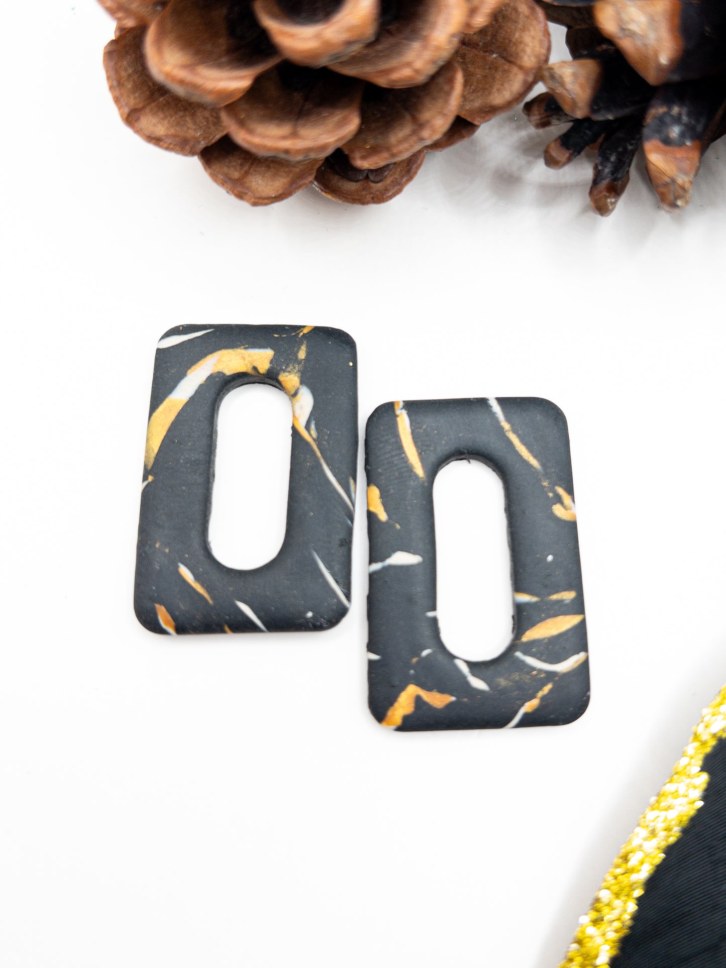 Creool hangers zwart zand en goud