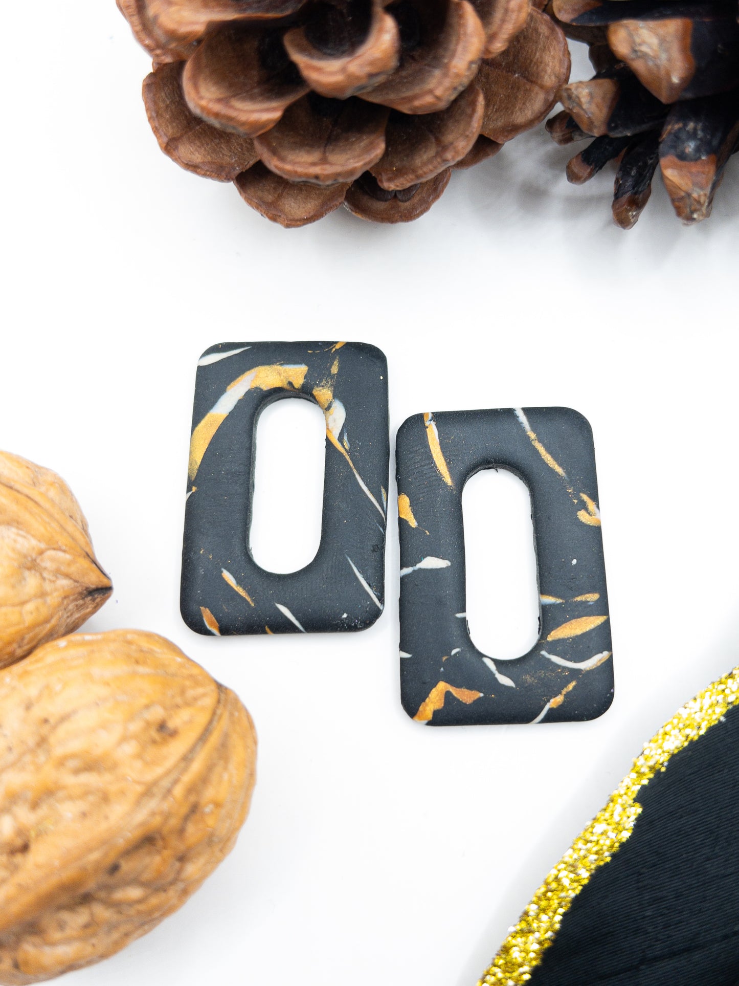 Creool hangers zwart zand en goud