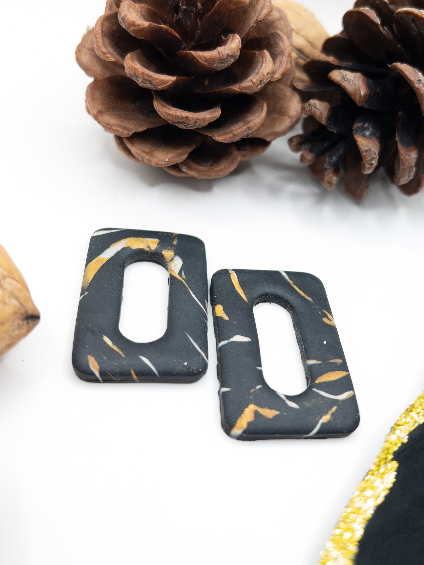 Creool hangers zwart zand en goud