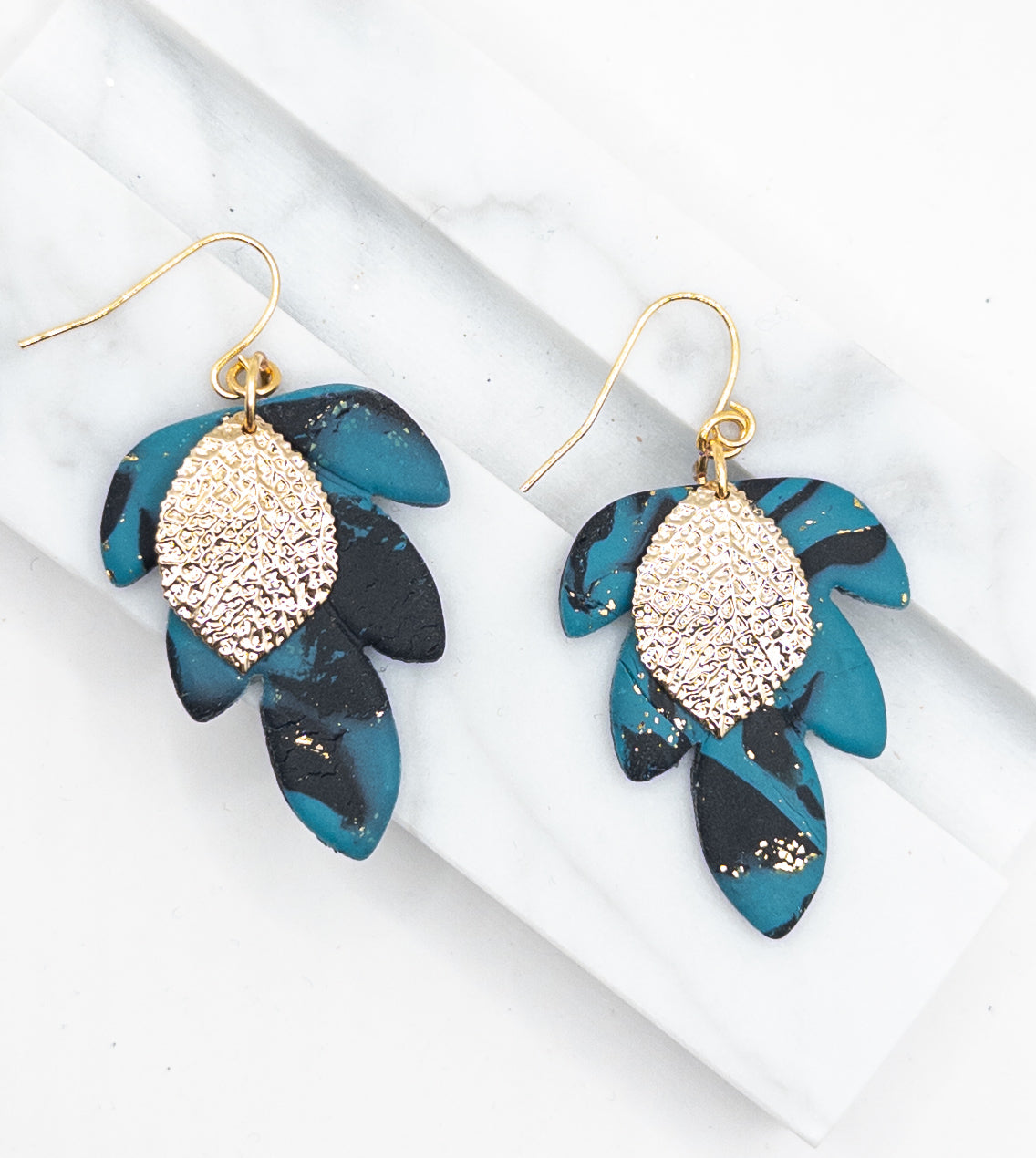 Oorbellen Aïda blauw zwart goud