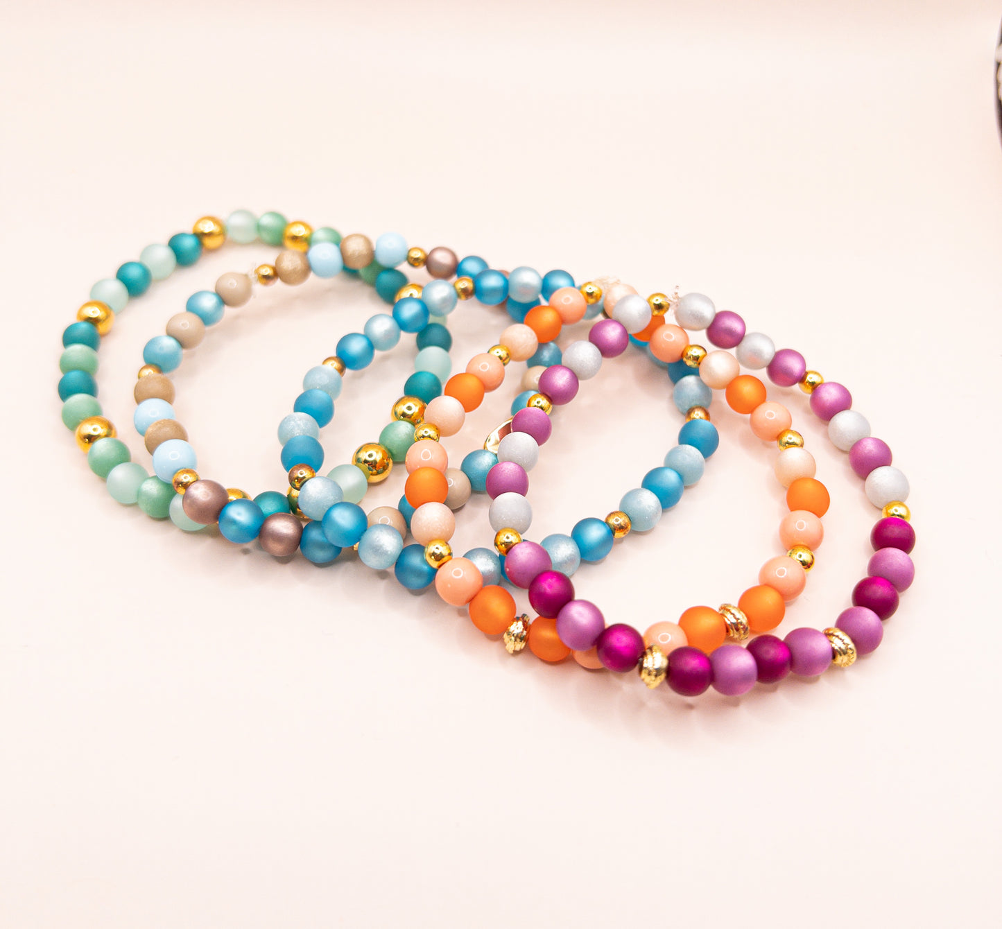 Armband lotus roze goud op elastiek