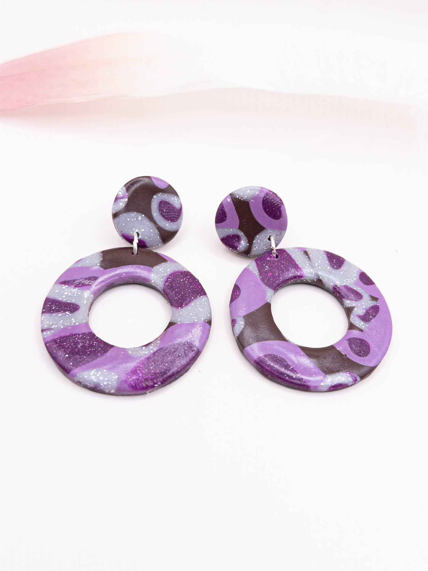 Oorbellen Roxy lila paars zilver en choco