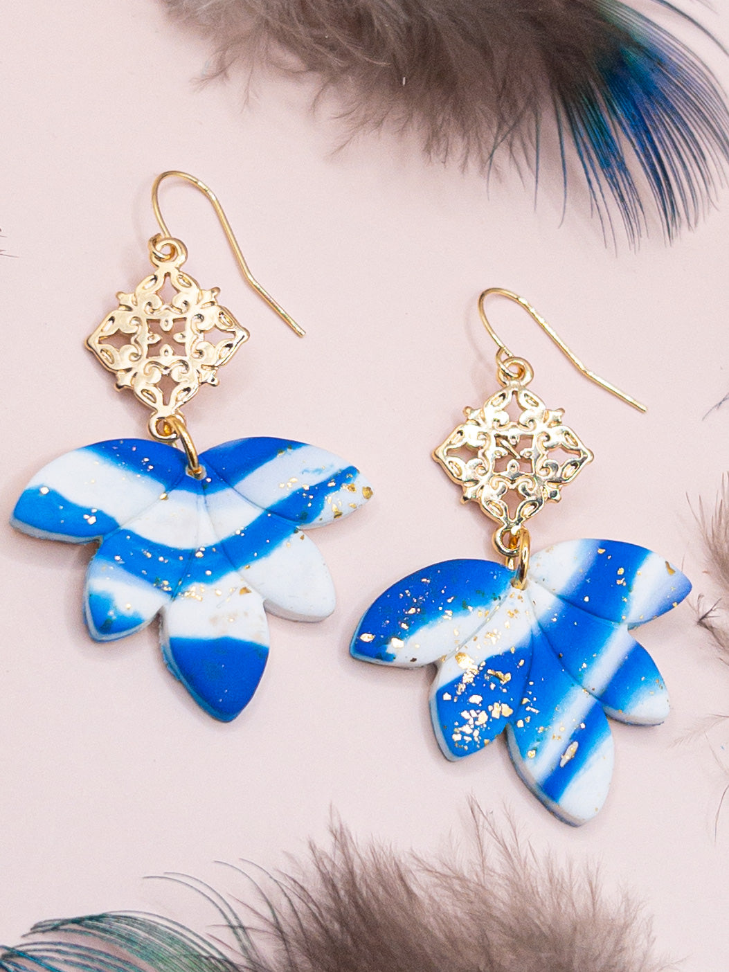Oorbellen Gaia wit blauw goud