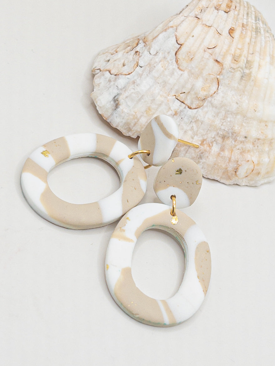 Oorbellen Oval beige wit goud