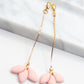 Oorbellen pale pink goud bloem mini
