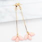 Oorbellen pale pink goud bloem mini