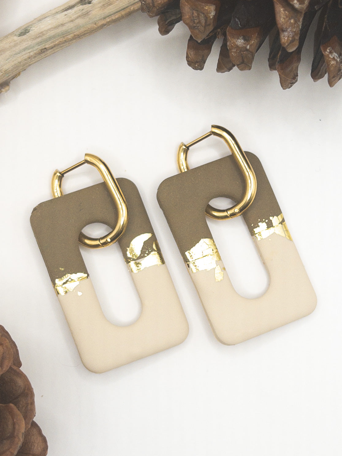 Creool hangers beige goud mosgroen