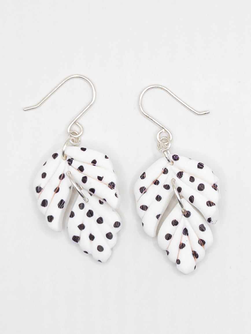 Oorbellen Leah Polkadot wit zwart