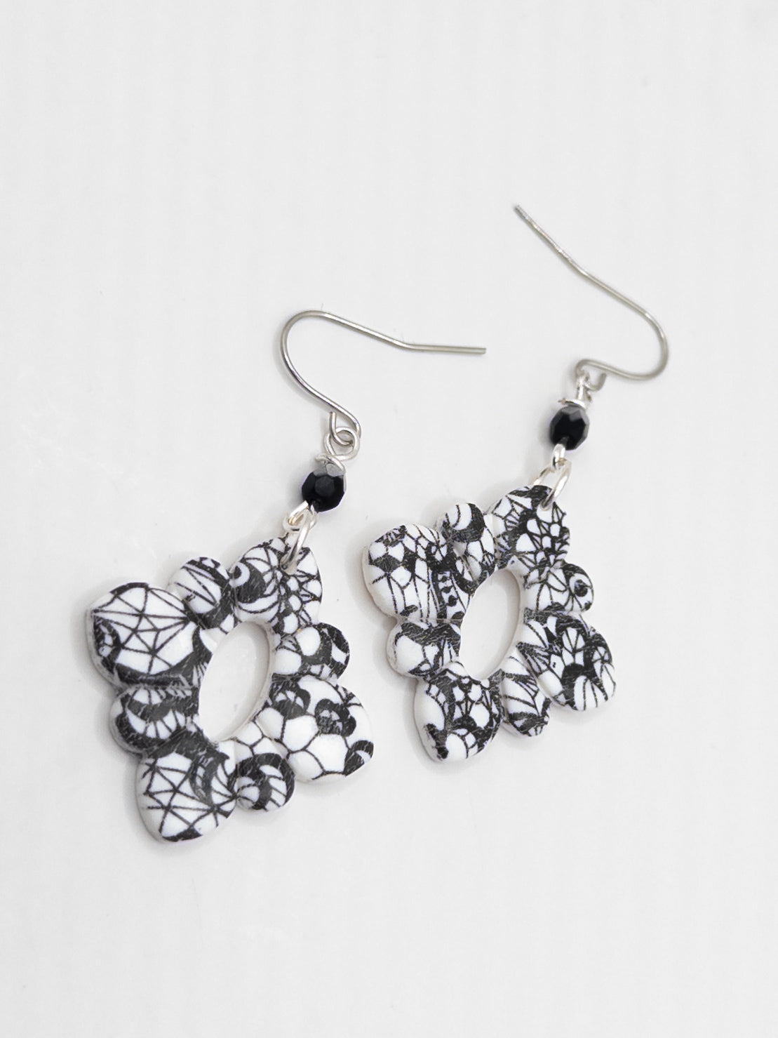 Ink Lace bloemhanger zwart wit zilver