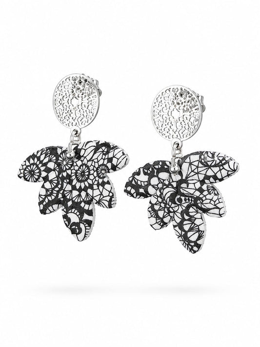 Ink Lace oorbellen Lotus zilver zwart wit