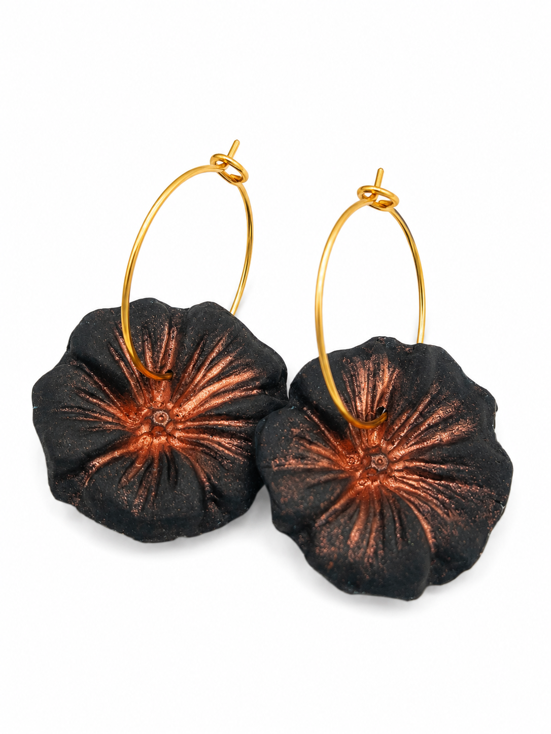 Creolen met bloem zwart / glans