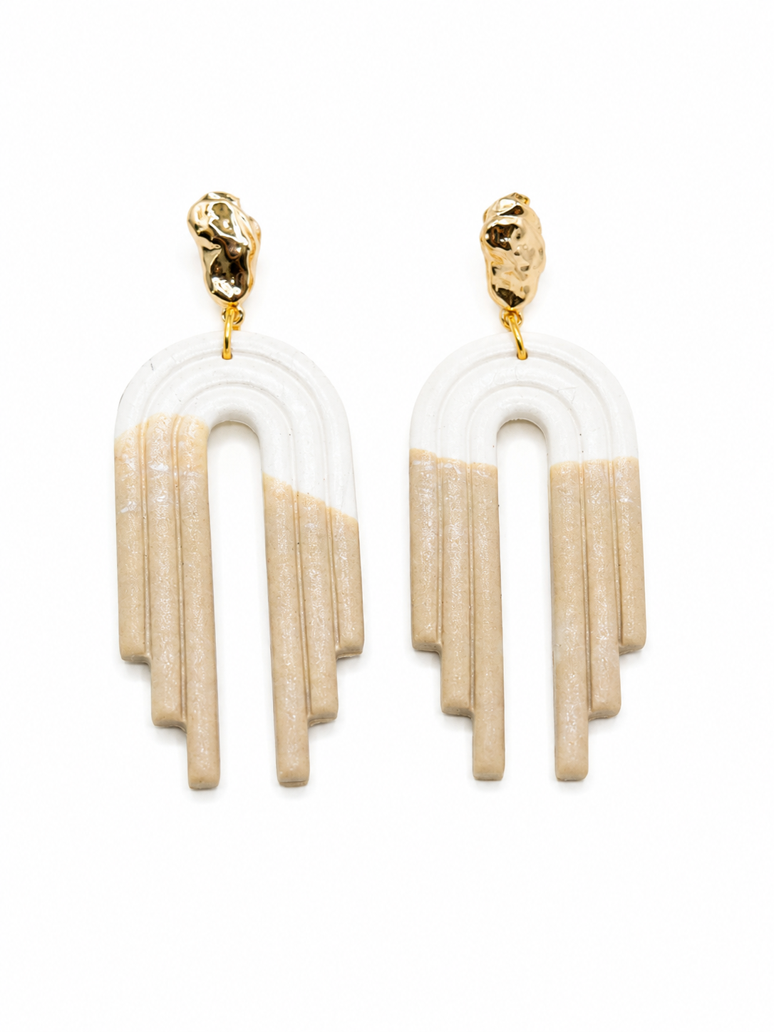 Oorbellen Senia wit / parelmoer / zand / goud