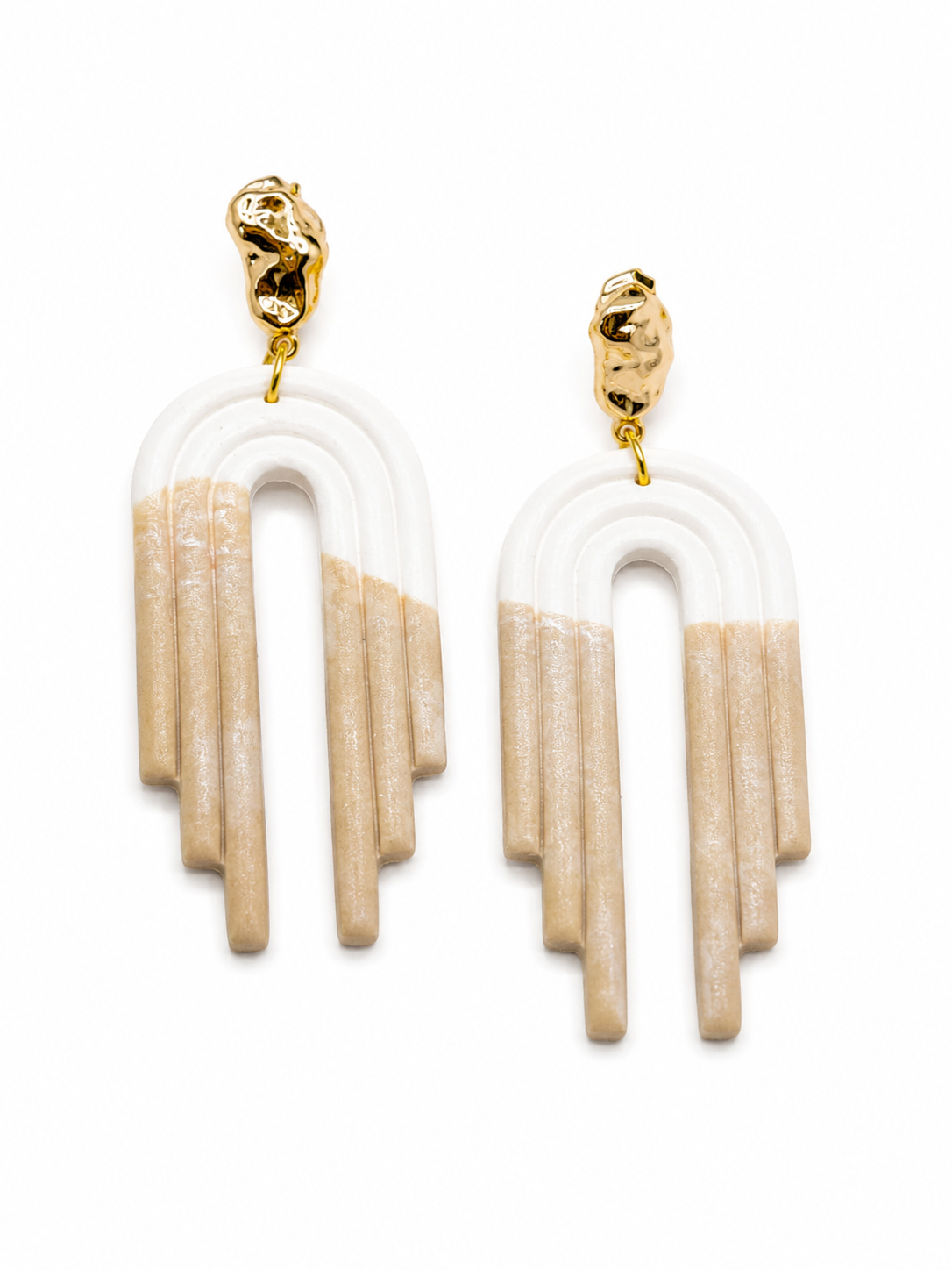 Oorbellen Senia wit / parelmoer / zand / goud