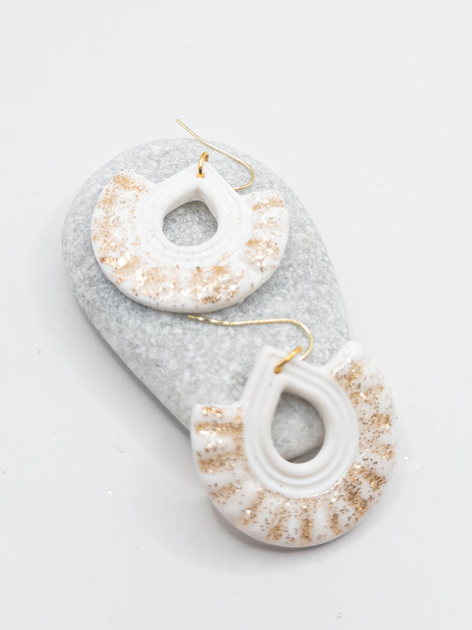 Oorbellen Boho white