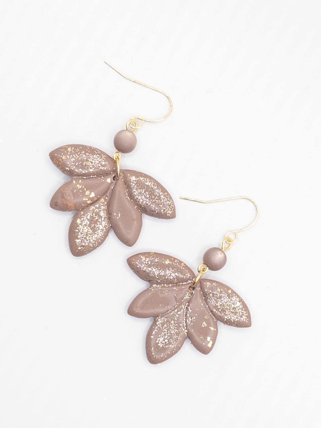 Oorbellen Lotus taupe