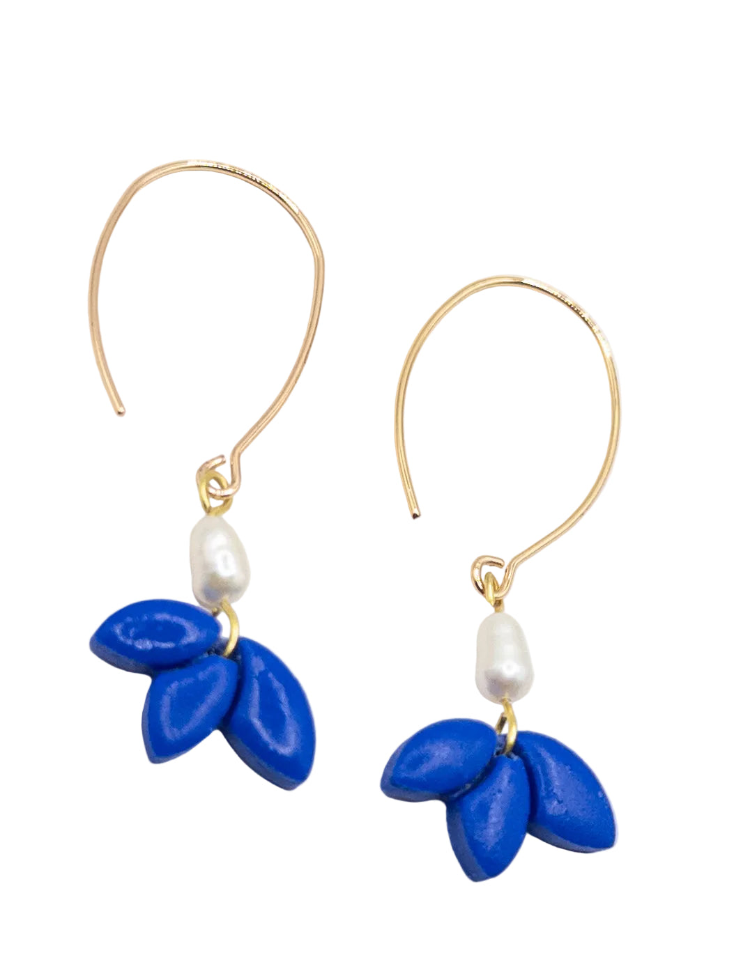 Oorhaken parel en bloem blauw