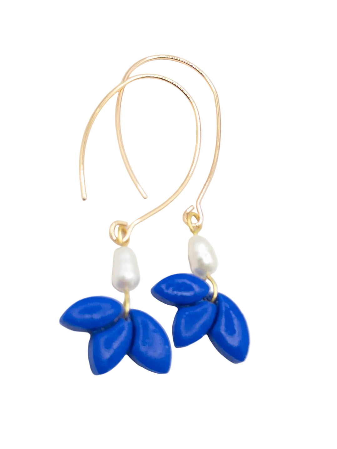 Oorhaken parel en bloem blauw