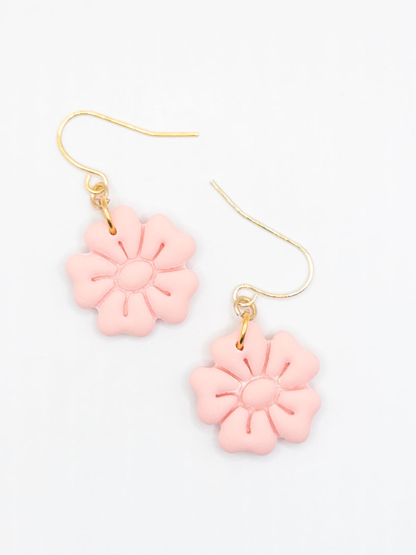 Kleine bloem oorbellen roze