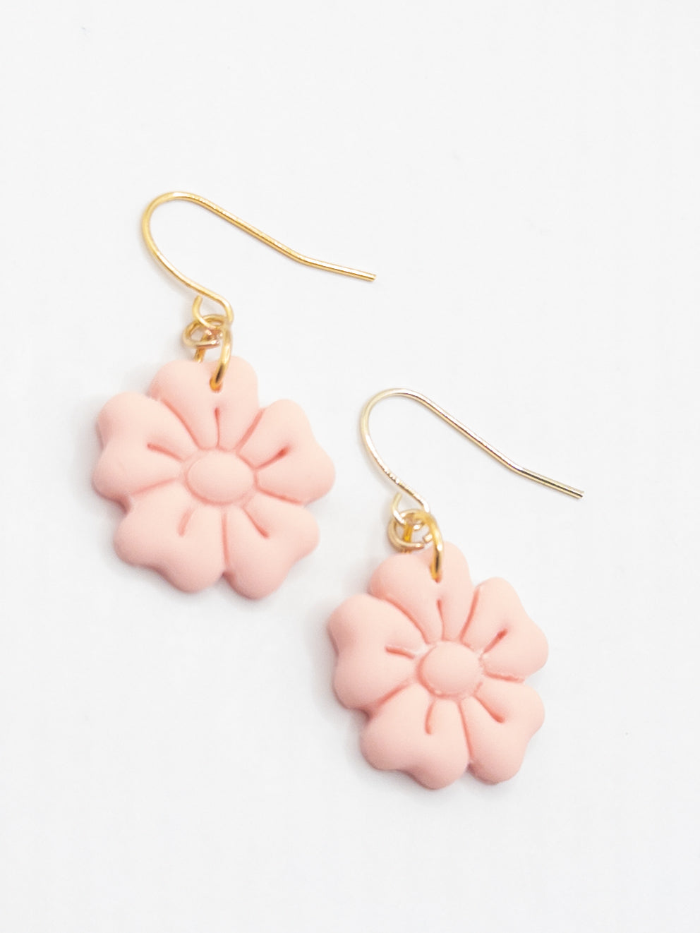 Kleine bloem oorbellen roze